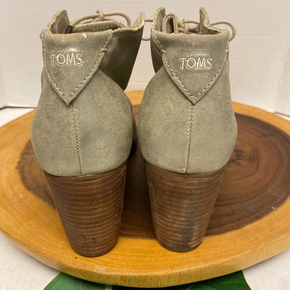 TOMS Brushed Gold Lace Up Heeled ankle Boots - Picture 6 of 8